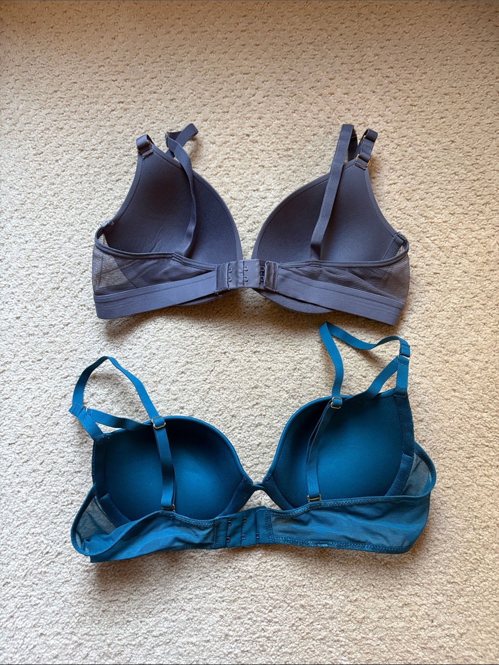 2 Bras - Picture 2 of 8